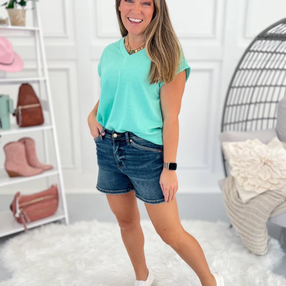 Judy Blue “Bum-Believable” Shield Pocket Shorts XL – Tummy Control Stretch Denim
